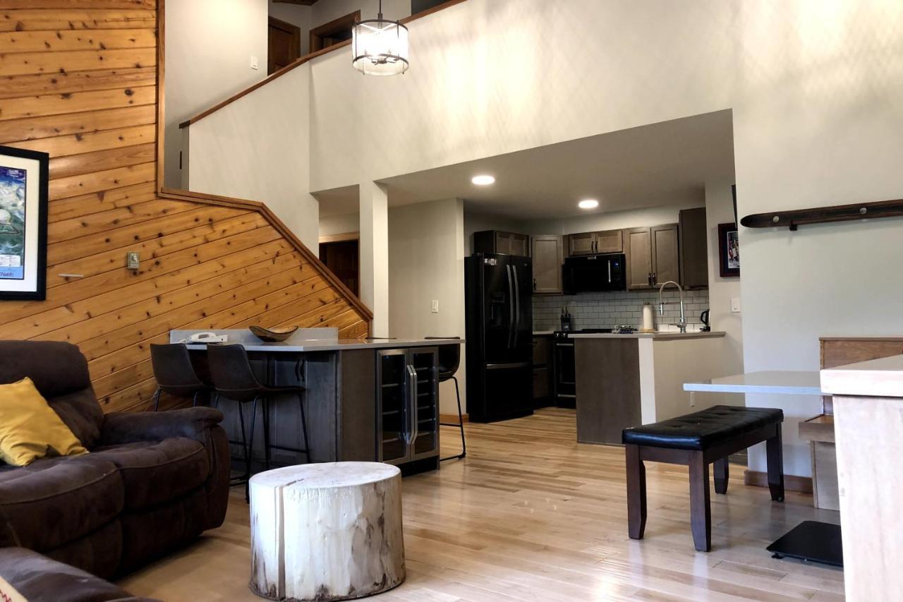 The Griz Inn By Park Vacation Management Ферні Екстер'єр фото
