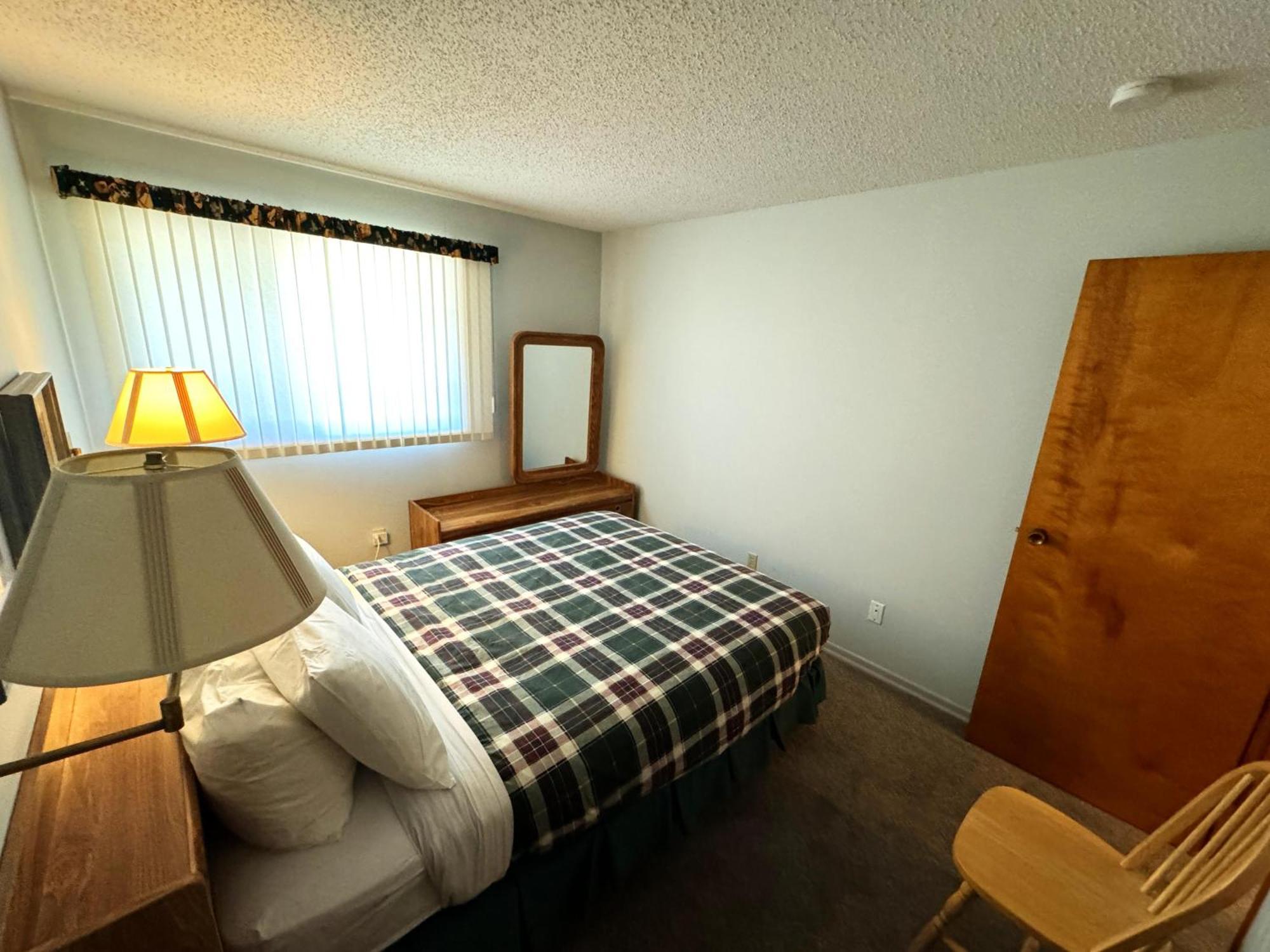 The Griz Inn By Park Vacation Management Ферні Екстер'єр фото